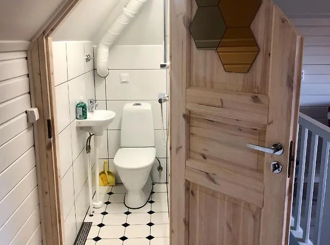 Kapteni Tuba - Captains - Square In Kärdla